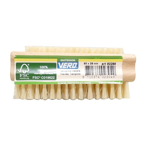 Vero Wood Nail Brush
